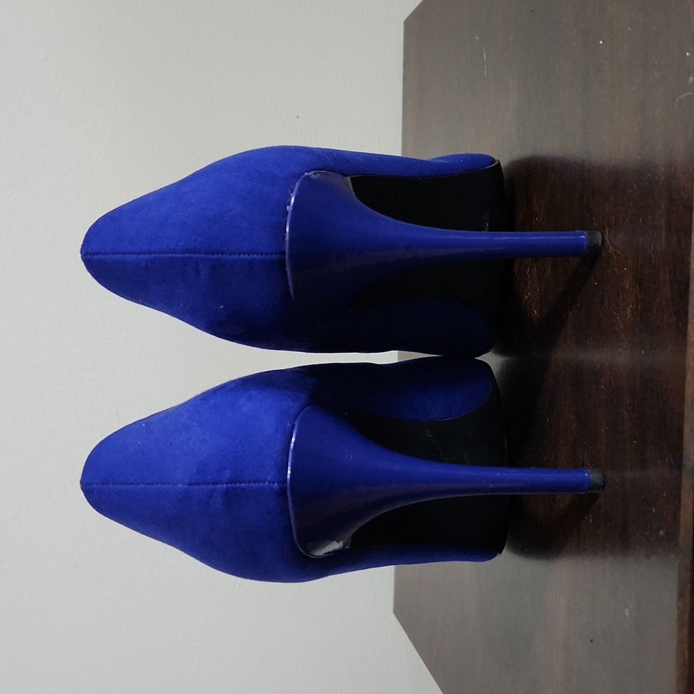 Shoes - Picture 3 of 4
